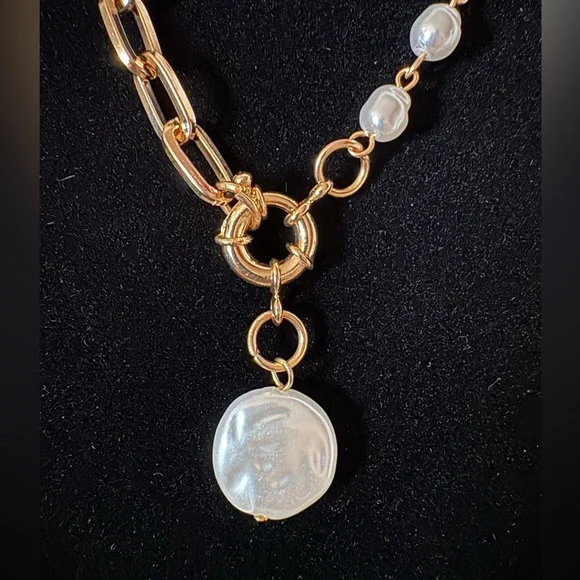 Elegant Gold Tone Chunky Chain and Faux Pearl Coin Drop Necklace 18” - Picture 2 of 6